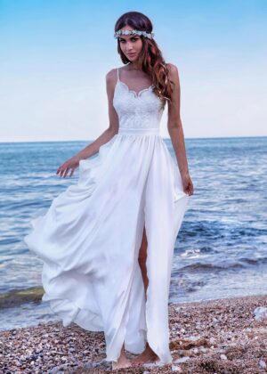 Długa biała sukienka Eliza na ramiączkach z koronkową górą