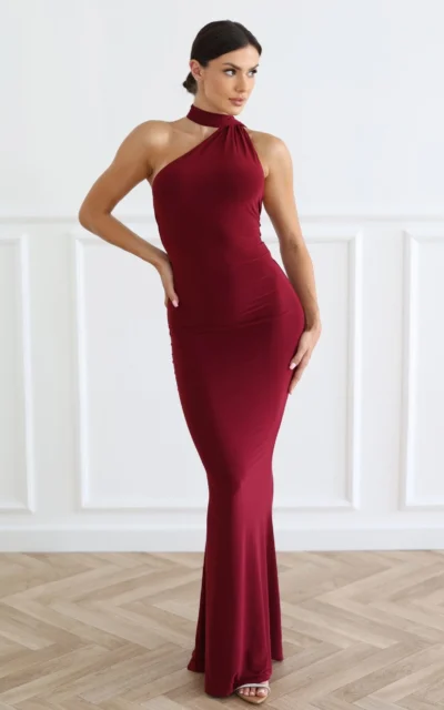 LAURA Długa Sukienka z Odkrytymi Plecami i Eleganckim Szalem Bordo