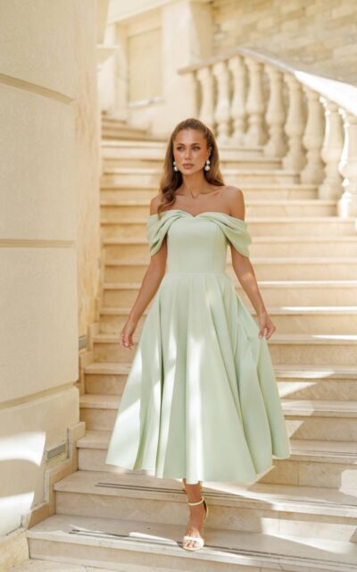 CLEO Sukienka z Opadającymi Ramionami C528 Oliwkowy