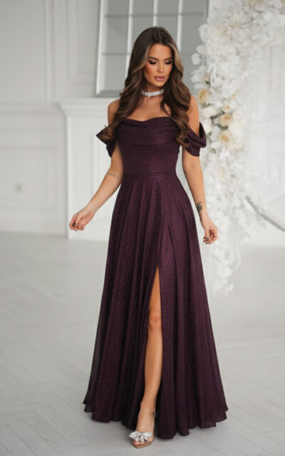 Sukienka z Drapowaniem i Błyszczącą Tkaniną Maxi 330-11 Śliwkowy