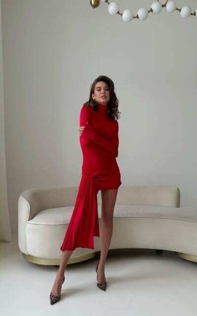 IZZY Sukienka Mini z Wiązanym Szalem na Biodrach Czerwony